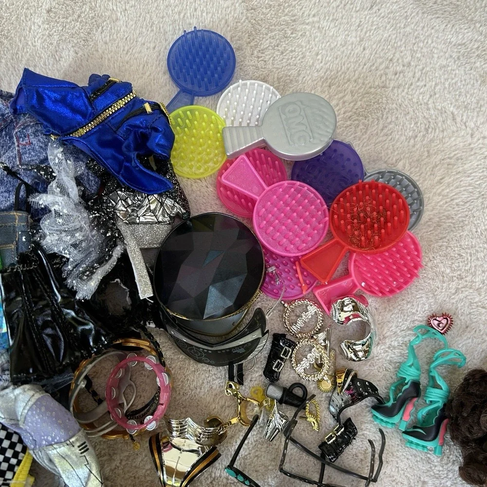 MGA LOL OMG Surprise 10‎ Doll Bundle with Accessories Dolls